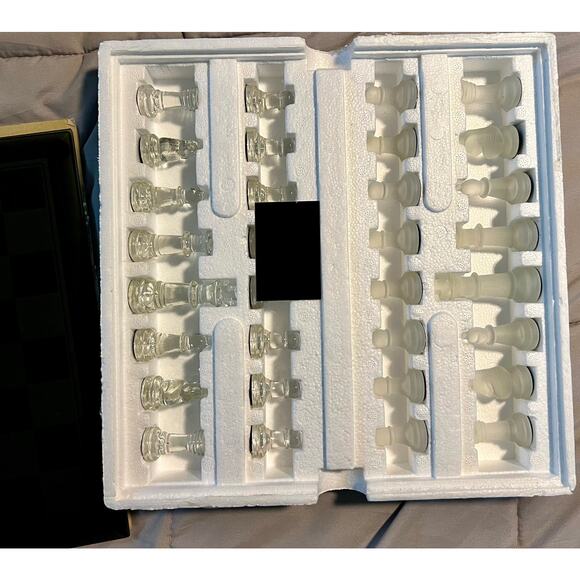 Vintage 1997 Glass Chess Set - Cardinal Premier Edition - Picture 3 of 7